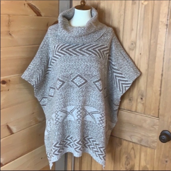 Laon Fashion Sweaters - Laon sweater poncho with Aztec style pattern OS